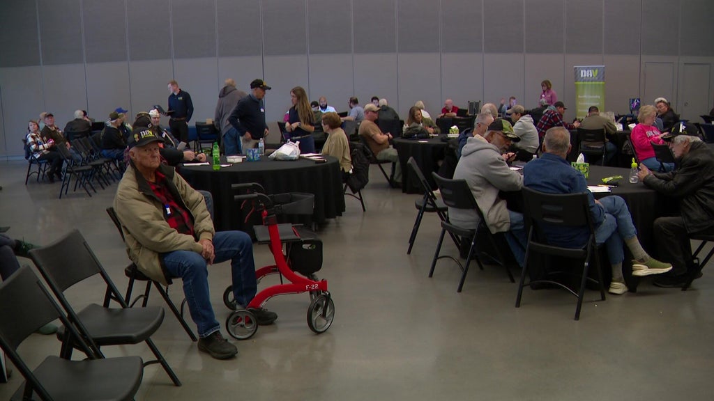 Minnesota veterans receiving claims assistance, health exams at clinic — WCCO / CBS Minnesota, Burlingame Arts news