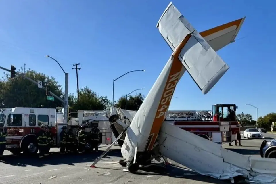Three Injured After Small Plane Crashes on San Jose Expressway — SFist — Golden Gate, Burlingame Health news