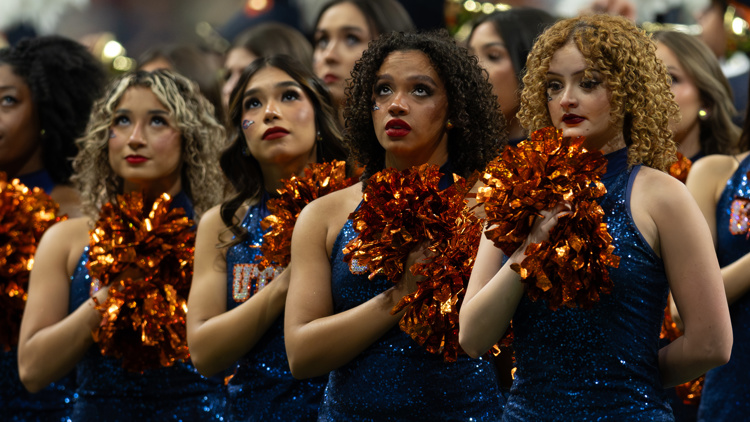Here's what we know about the service member who fell at the UTSA football game — KENS 5 (San Antonio), Burlingame Sports news