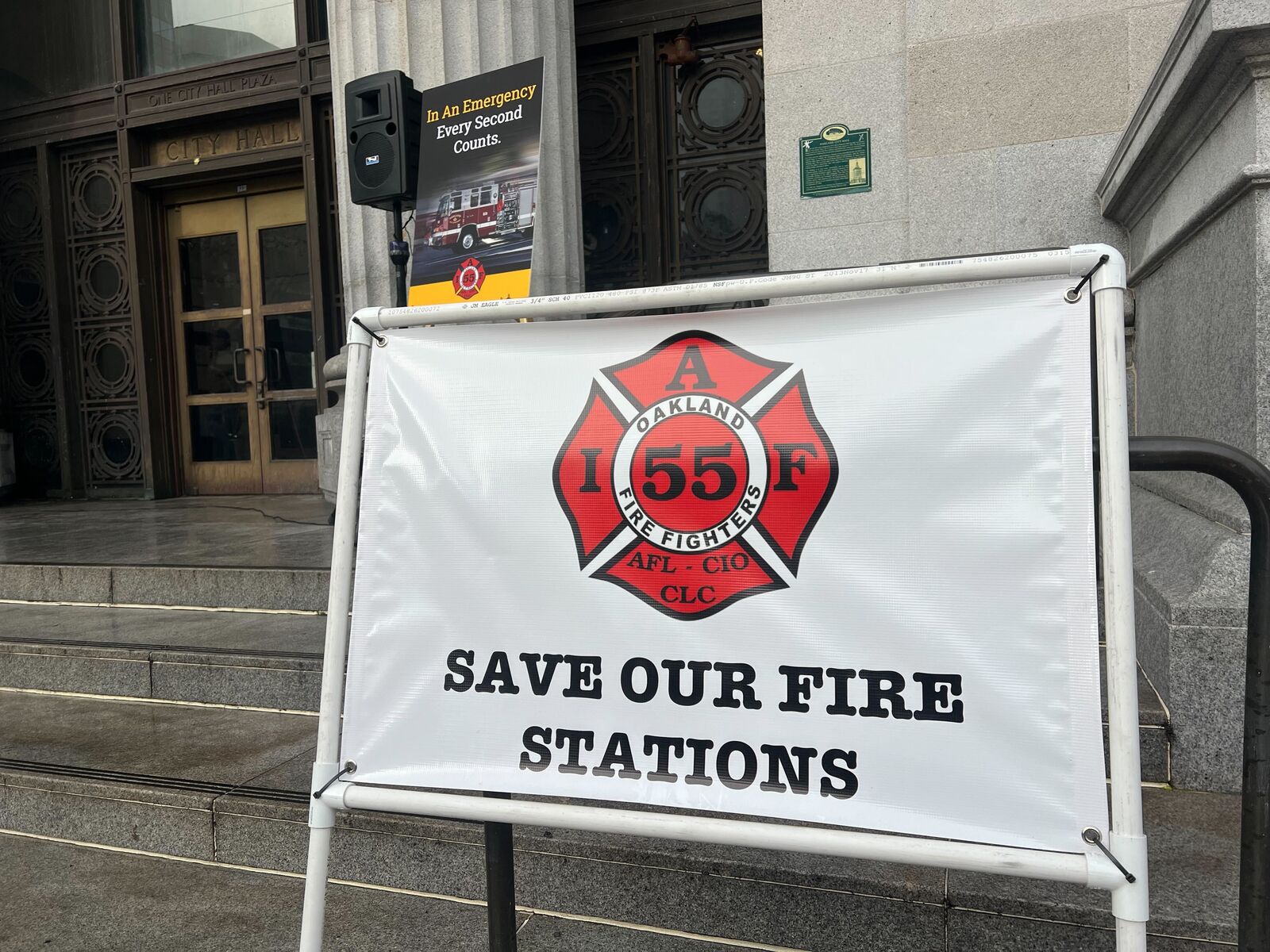 Oakland firefighters union reaches tentative contract with city — Burlingame Community news