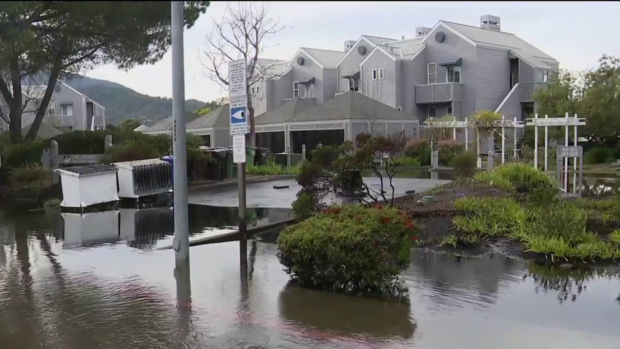North Bay is flooding from tides and it hasn't even rained  — Burlingame Community news