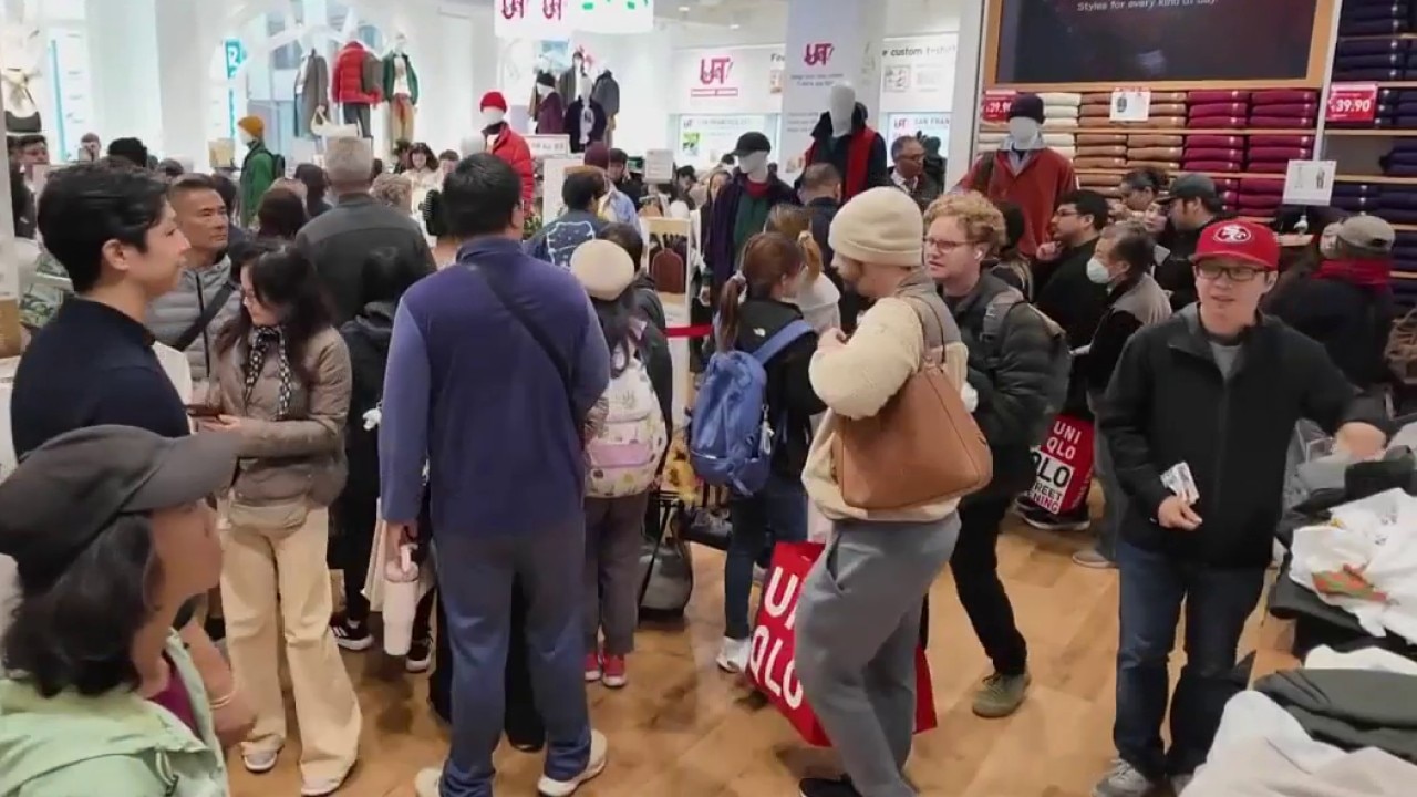 Crowds line up for grand opening of new Uniqlo store in SF — KTVU FOX 2 Bay Area, Burlingame Business news