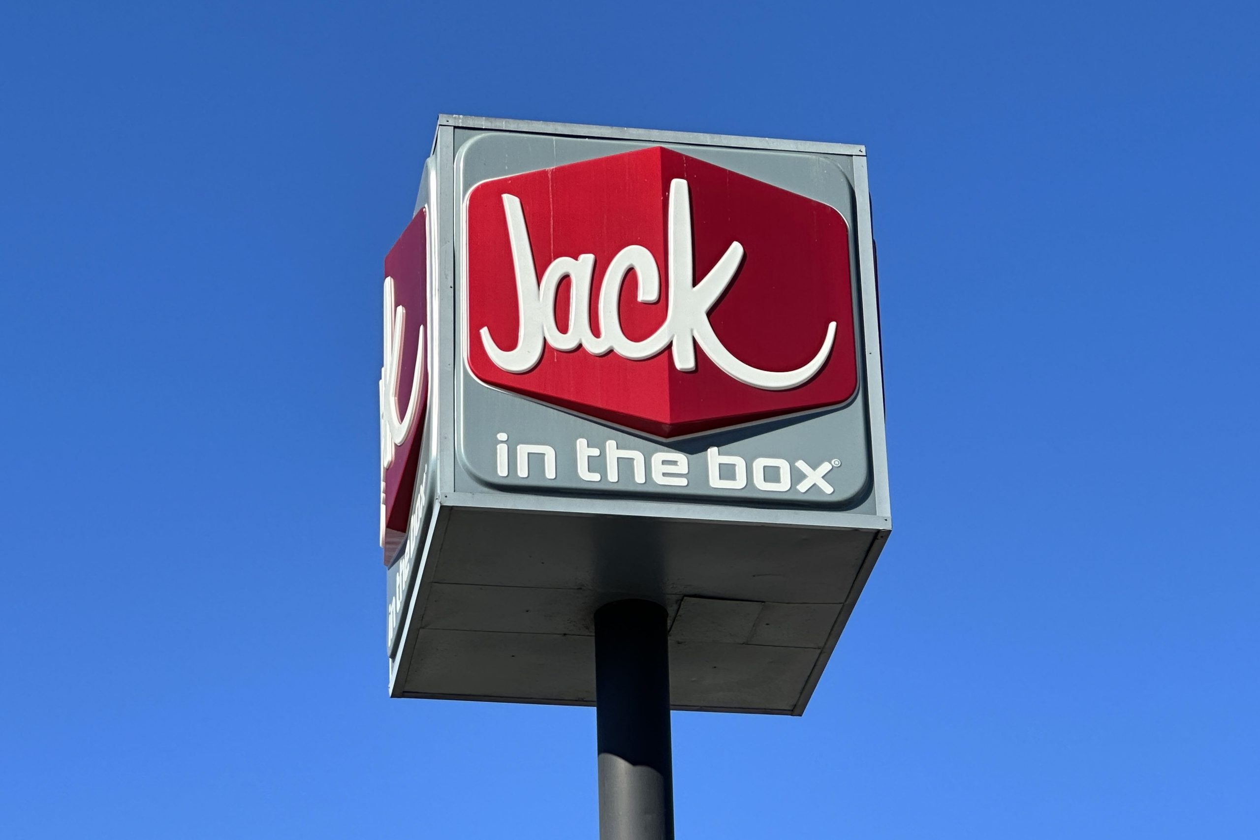 San Mateo man accused of hurling 200-degree coffee at fast food worker who denied fresh cup — Burlingame Community news