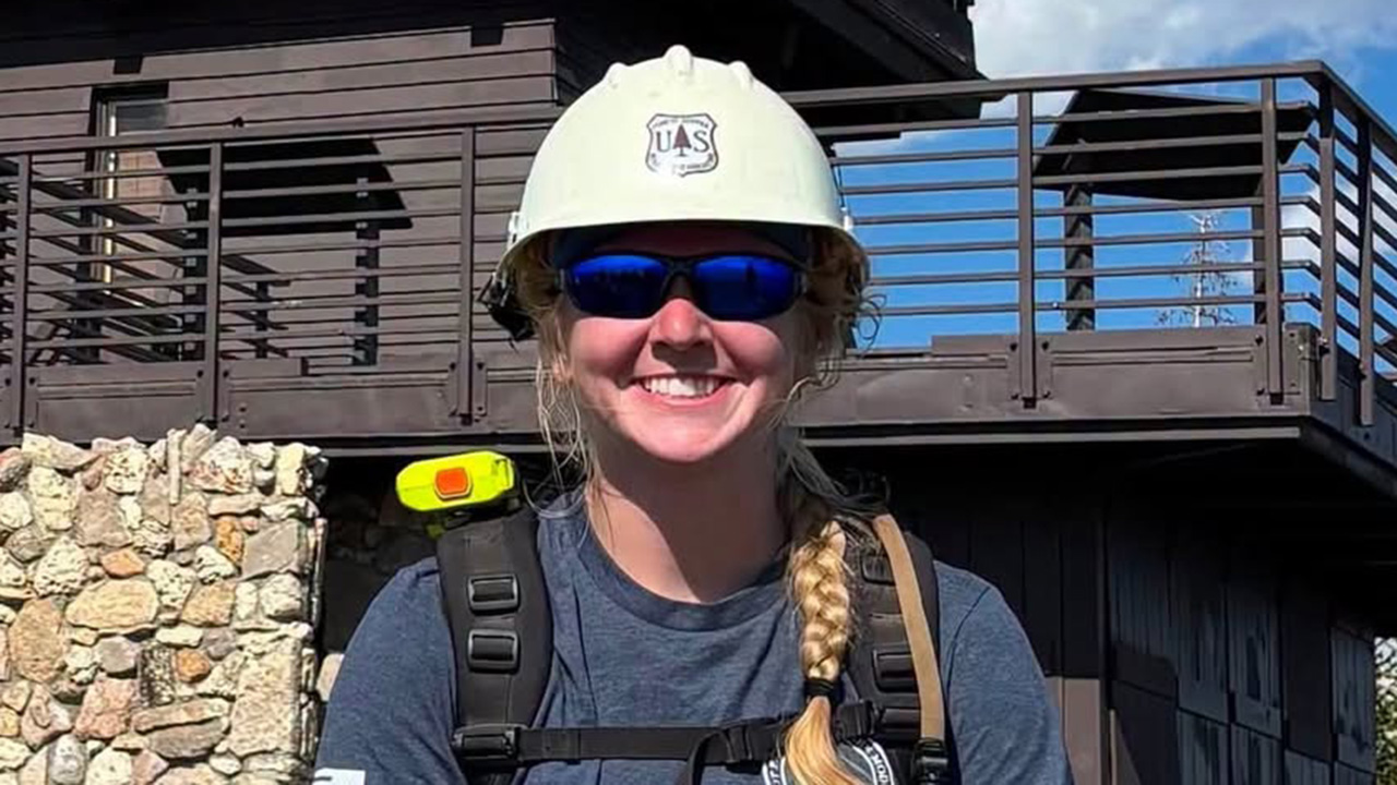 Firefighter, 24, died after being struck by a tree battling La. wildfire — KTVU FOX 2 Bay Area, Burlingame Community news