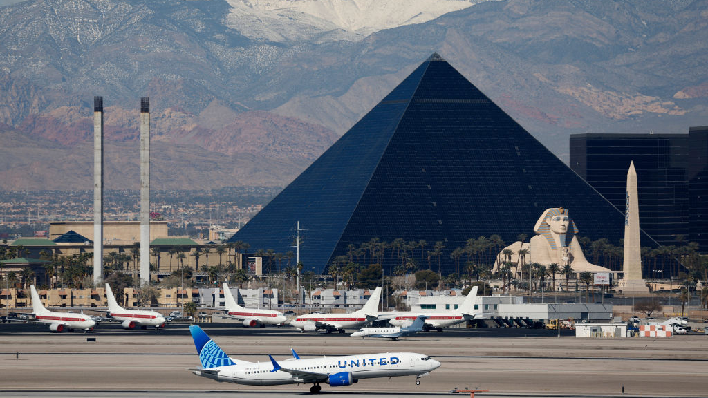 Flight rerouted after passenger threatened to hijack plane — Burlingame Community news